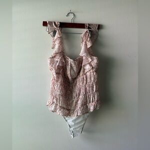 Lulu's floral body suit‎ color cream and size M